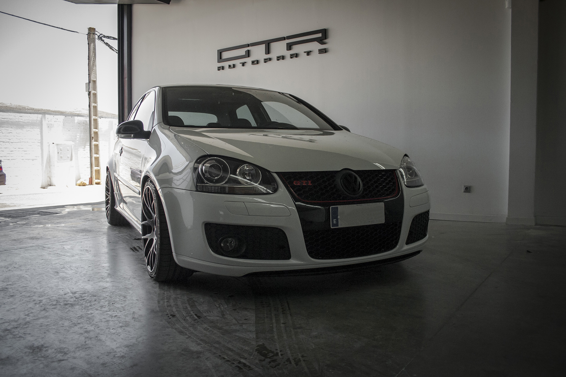 volkswagen-golf-gti-v-wide-body-kit-gtr-autoparts