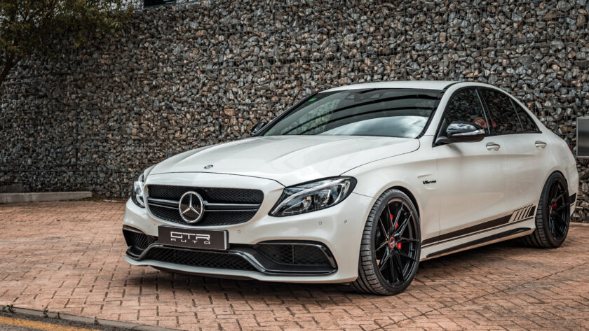 alt="Mercedes Benz C63 AMG"